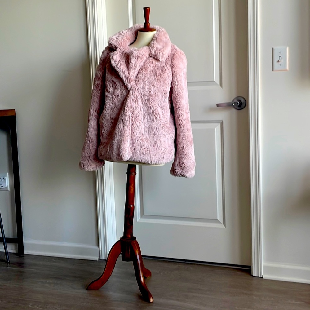 FUR COAT